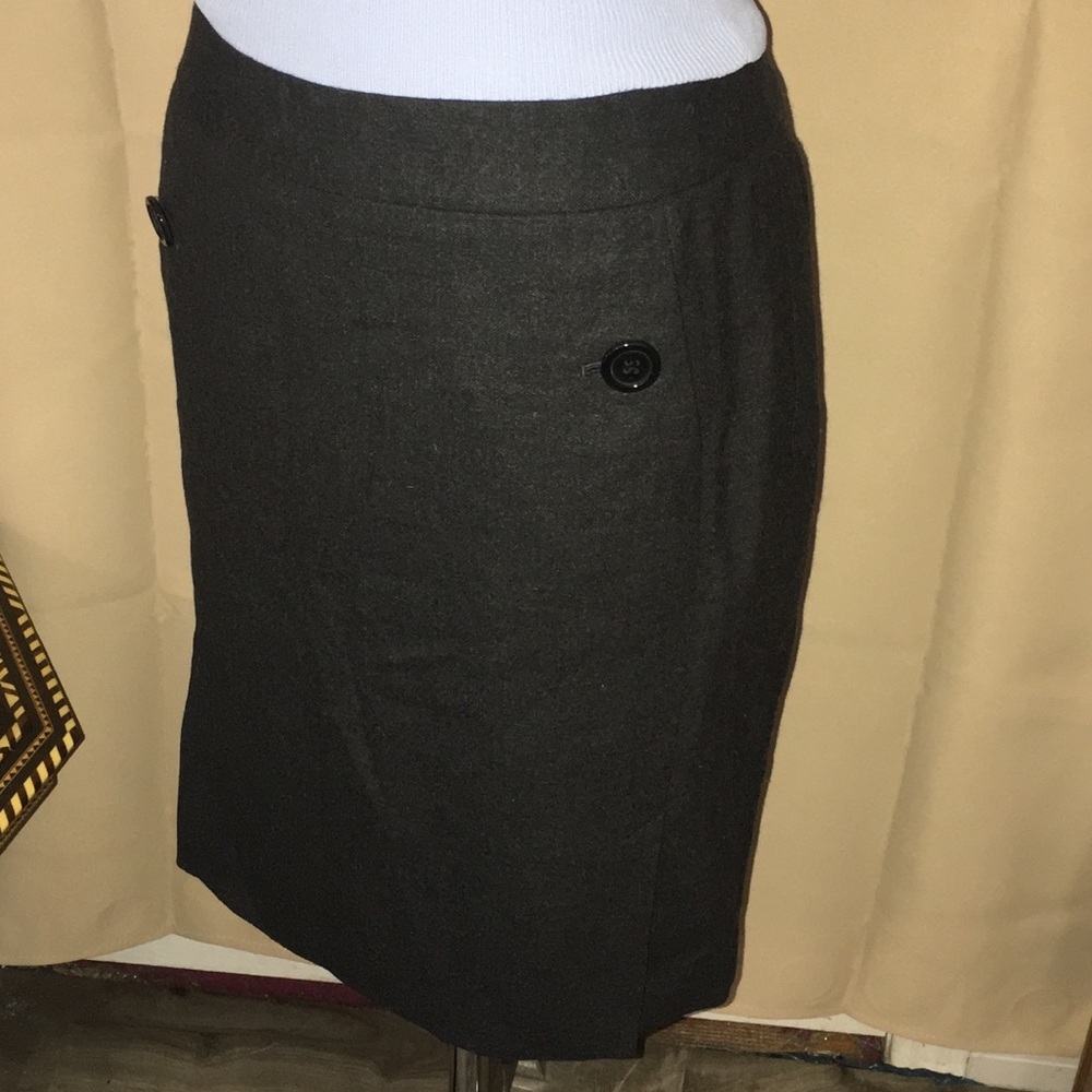 The Limited pencil‎ Skirt